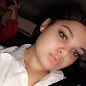 Meet your Posher, Amelia